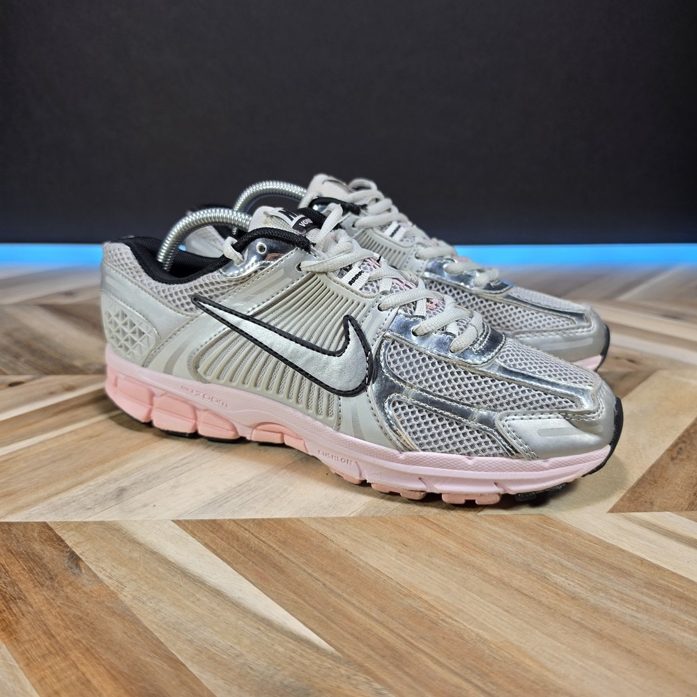 Nike Zoom Vomero 5 Men's 8.5 Women's 10 Silver Pink Shoes HF1877-001